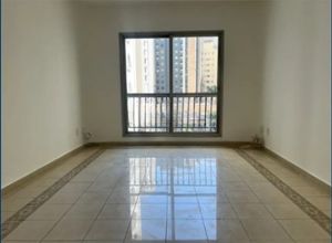 Image 11 - 884079