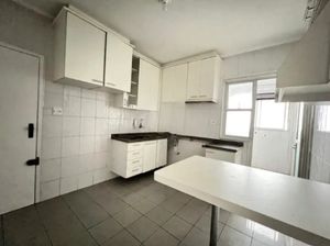 Image 12 - 884079