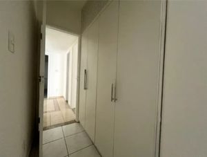 Image 13 - 884079