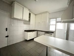 Image 1 - 884079