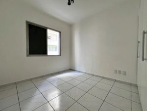Image 9 - 884079