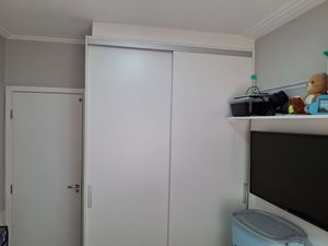 Image 9 - 884080