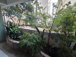 Image 27 - 884081