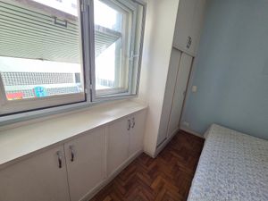 Image 14 - 884081