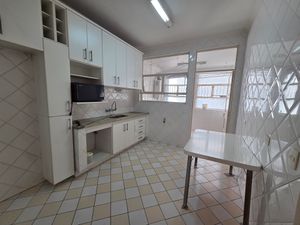 Image 18 - 884081