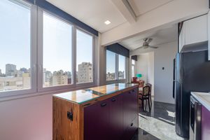Image 11 - 884085