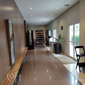 Image 11 - 884091