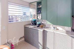 Image 8 - 884093