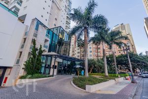 Image 90 - 884093
