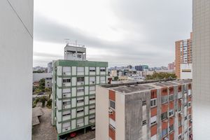 Image 8 - 884124