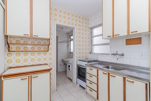 Image 15 - 884124