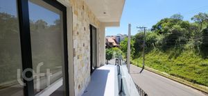 Image 7 - 884125