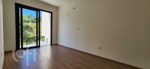 Image 6 - 884127