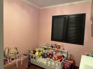 Image 15 - 884129