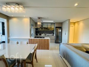 Image 29 - 884132