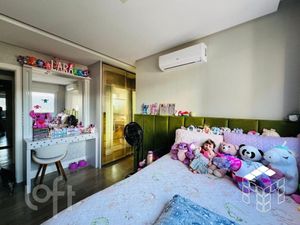 Image 14 - 884132