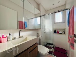 Image 16 - 884132