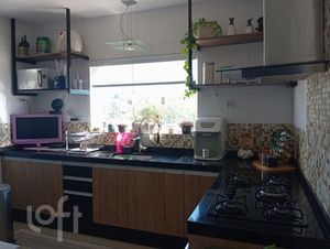 Image 1 - 884134