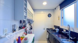 Image 8 - 884135