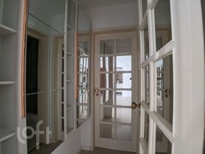 Image 8 - 884142