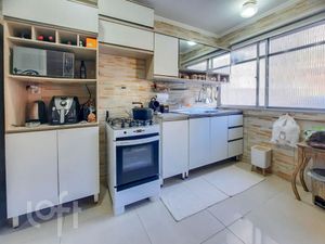 Image 6 - 884142