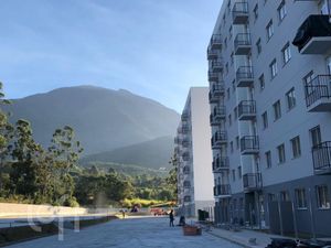 Image 10 - 884143