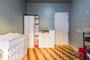 Image 13 - 884152
