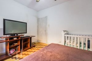 Image 11 - 884152