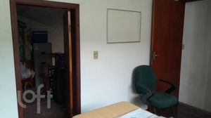 Image 11 - 884154