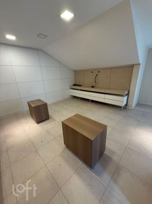 Image 19 - 884158