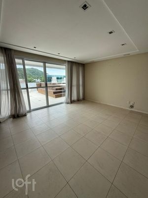 Image 23 - 884158