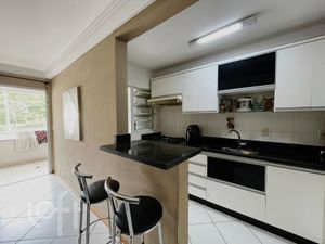 Image 4 - 884161