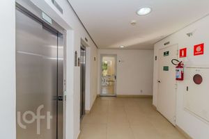 Image 35 - 884162