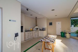 Image 40 - 884162