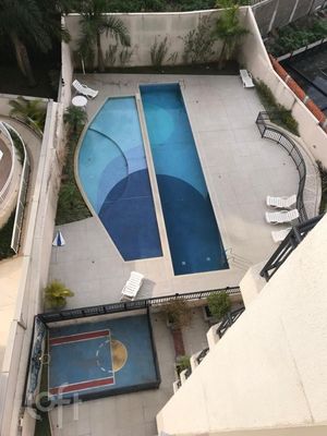 Image 17 - 884162