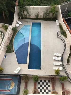 Image 18 - 884162
