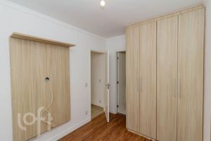 Image 16 - 884162