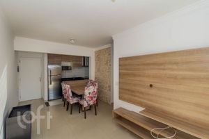 Image 1 - 884162