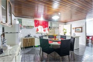 Image 6 - 884163