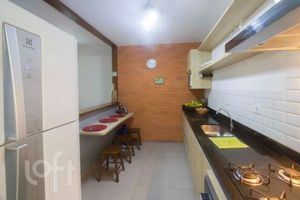 Image 6 - 884164
