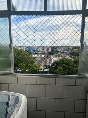 Image 21 - 884165