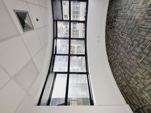 Image 12 - 884168