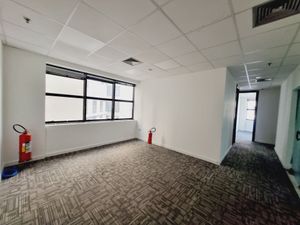 Image 16 - 884168