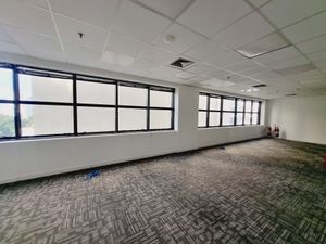 Image 10 - 884168