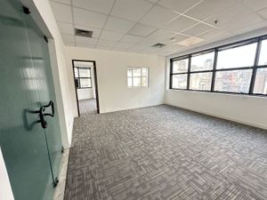 Image 7 - 884168