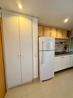 Image 11 - 884171