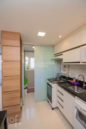 Image 8 - 884172