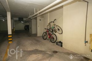 Image 36 - 884173
