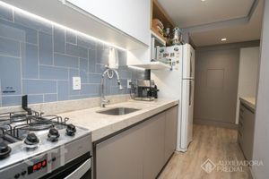 Image 11 - 884173