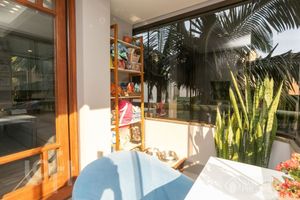 Image 10 - 884173